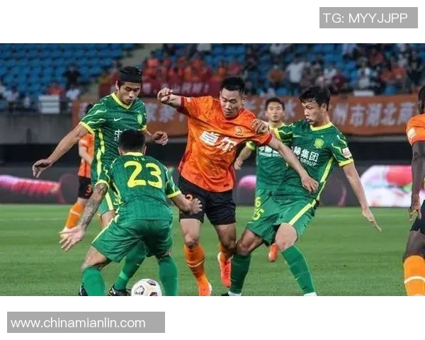 赛后分析：北京足球队与武汉足球队在战术灵活性上的较量与启示