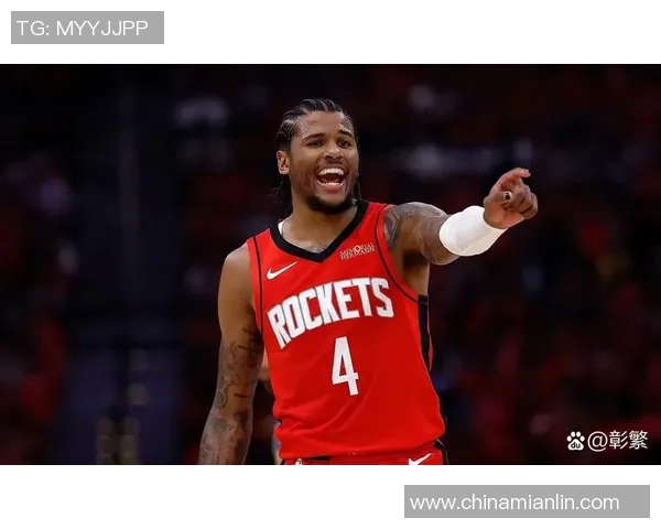 足球巨星在篮球场的惊艳表现与技巧分析